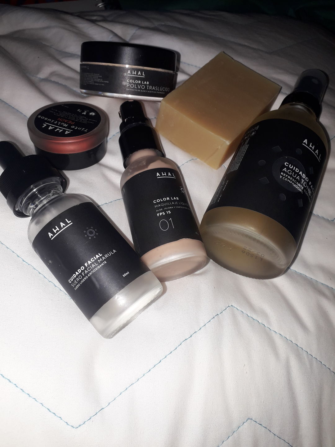 Customer photo review of Jabón Facial de Carbón Activado