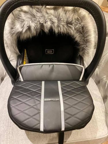 Customer photo review of CAR SEAT + ISOFIX BASE PACKAGE