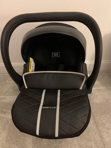 Customer photo review of CAR SEAT + ISOFIX BASE PACKAGE