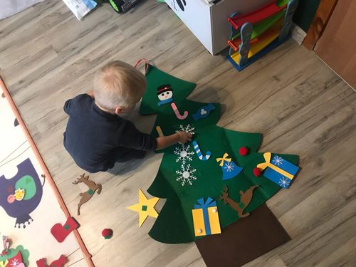 Customer photo review of Kids DIY Felt Christmas Tree