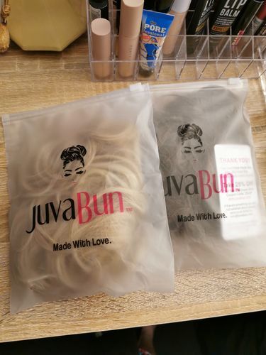 Customer photo review of JuvaBun Messy Bun