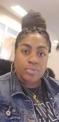 Customer photo review of Nefertiti Outline Necklace