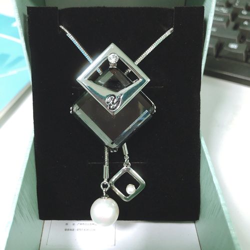 Customer photo review of Long Chain Sweater Necklace with Synthetic Crystals Square pendant