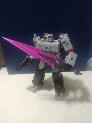 Customer photo review of Dr.Wu DW-P38 Asura Giant Sword Purple for G1 Megatron (Siege, MP, TFP) Dr Wu Upgrade Kit