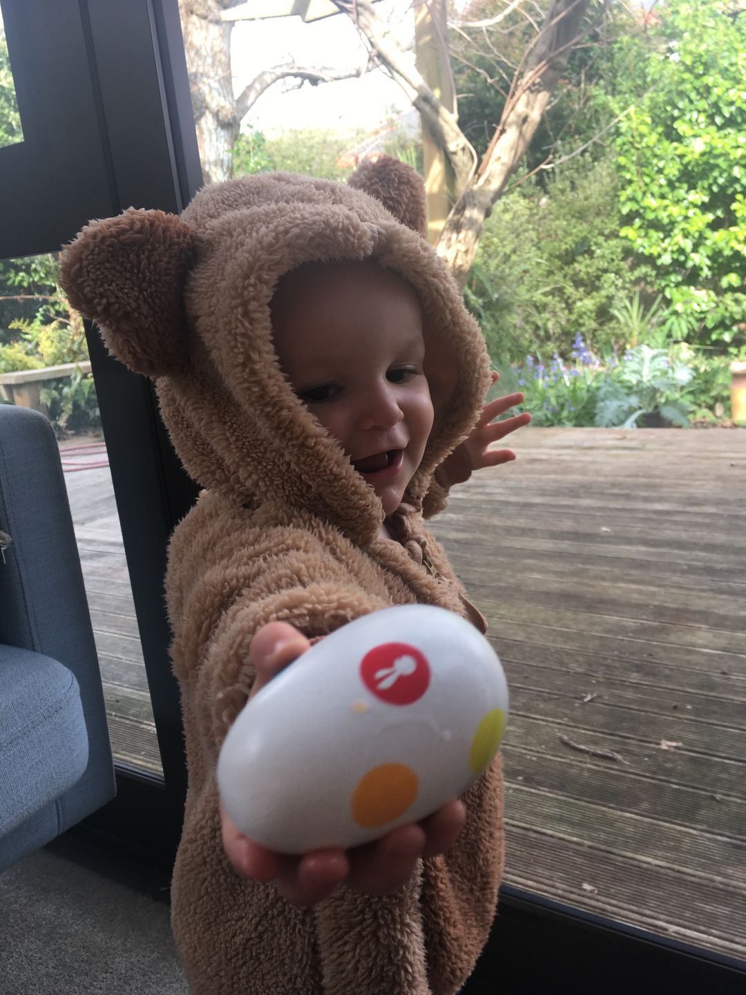 Customer photo review of Janod Confetti Shaking Egg