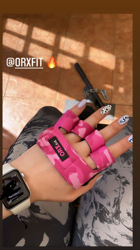 Customer photo review of Guantes Pesas GRAB Mujer