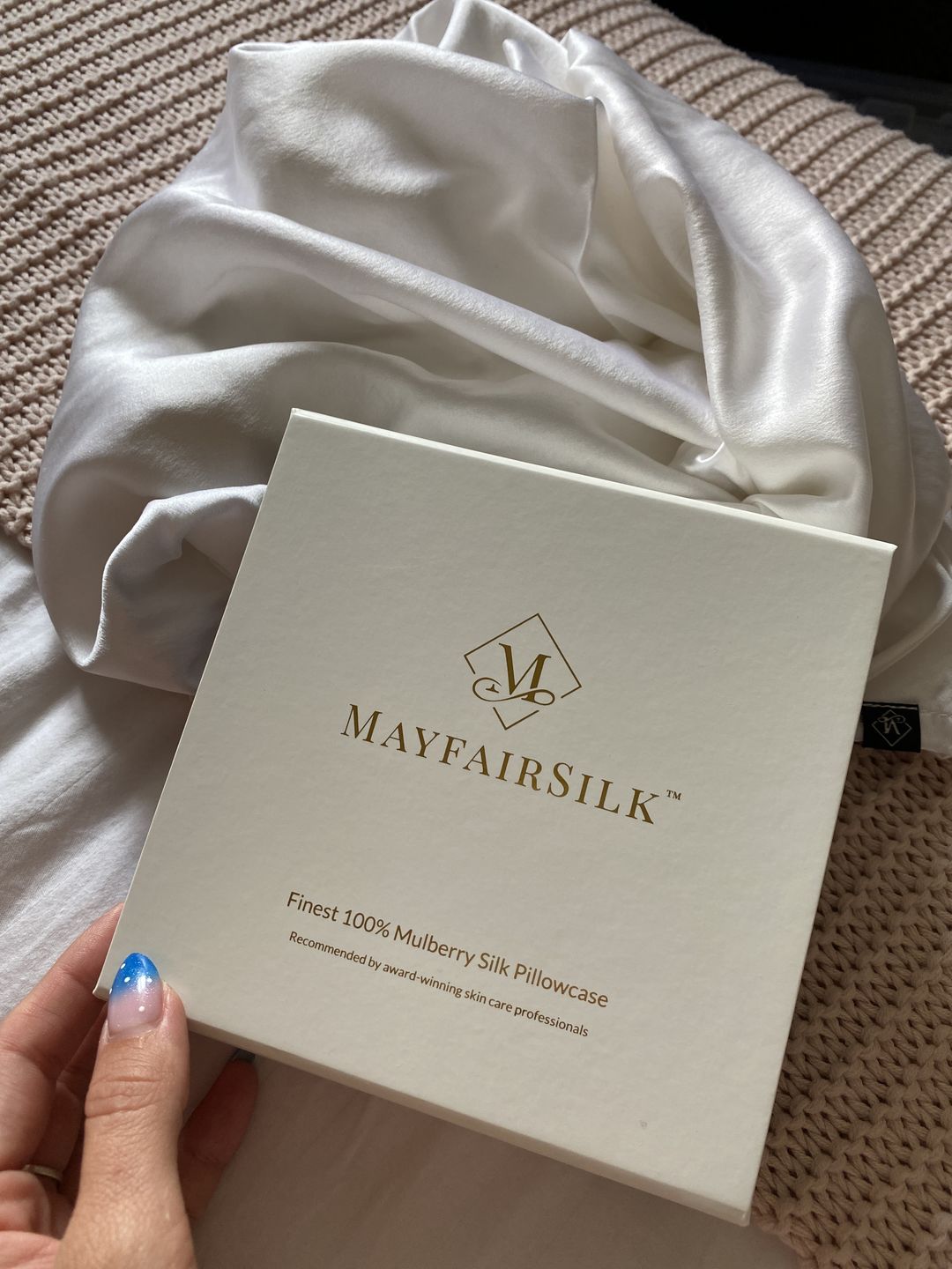 Customer photo review of Brilliant White Pure Silk Pillowcase