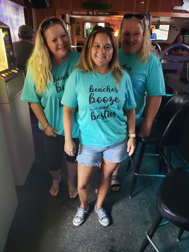 Customer photo review of Beaches Booze And Besties