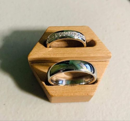 Customer photo review of Palacio de Cristal Wedding Rings