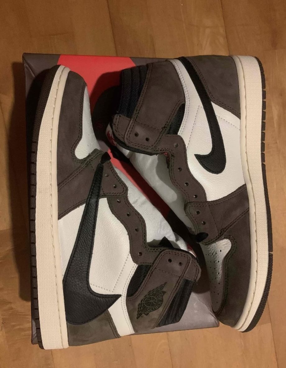 Customer photo review of Nike Air Jordan 1 High Travis Scott