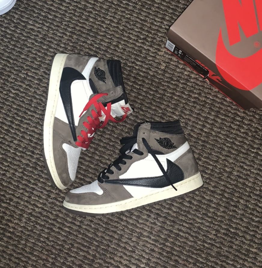 Customer photo review of Nike Air Jordan 1 High Travis Scott