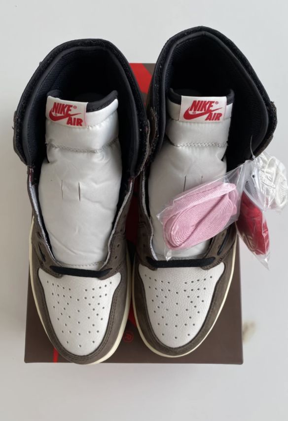 Customer photo review of Nike Air Jordan 1 High Travis Scott