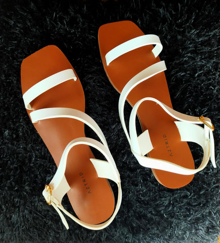 Customer photo review of Lili White