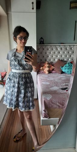 Customer photo review of Sapphire Apron