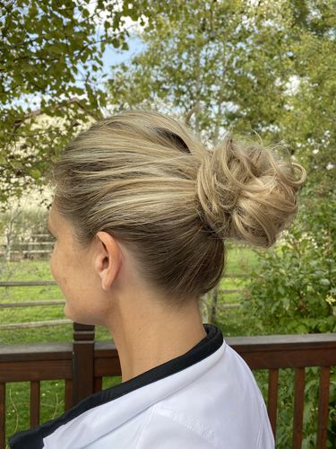 Customer photo review of Top Knot Ponytail Holder