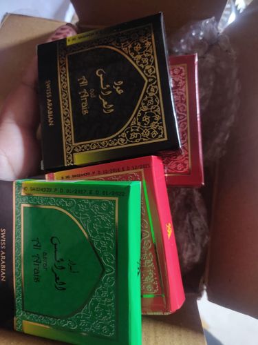 Customer photo review of Swiss Arabian Asrar, Sahret, Bakhoor Mukhalat & Oud Bakhoor Paste Pack of 4 - 40g