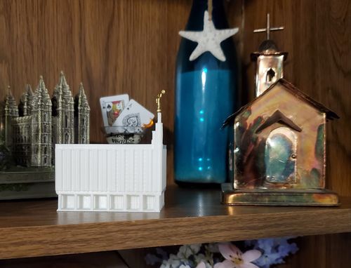 Customer photo review of Manhattan New York Temple Statue