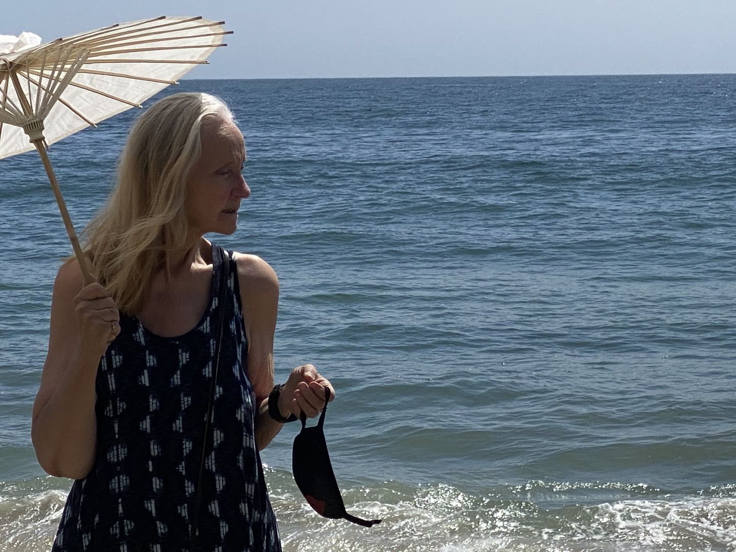 Customer photo review of 28" Beige/Ivory Paper Parasol Umbrella (Sun Protection)