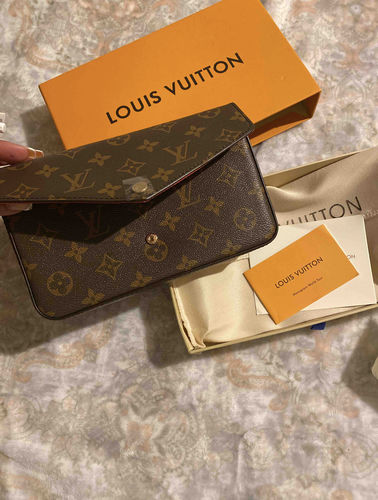 Customer photo review of LOUIS VUITTON - POCHETTE FÉLICIE
