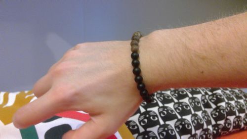 Customer photo review of Zedernholz Armband