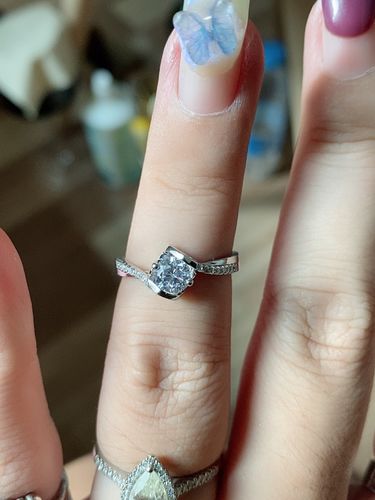 Customer photo review of Angel kiss Moissanite Sterling Silver Ring