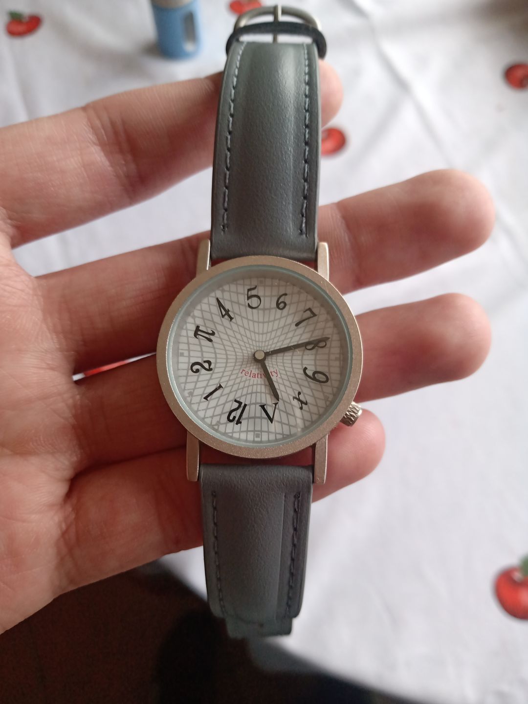 Customer photo review of Reloj Análogo Philosophers Guild Relatividad de Einstein 33 mm