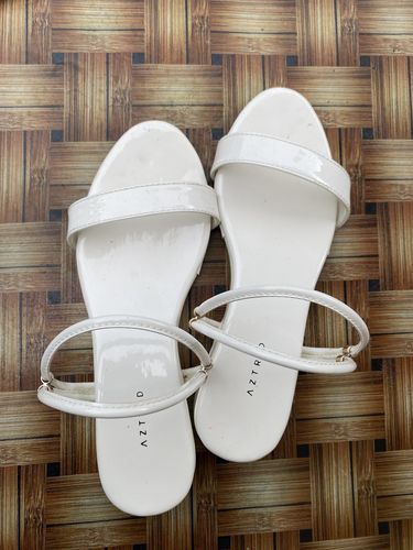 Customer photo review of Suzy White