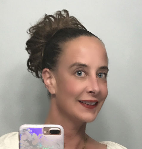 Customer photo review of JuvaBun Messy Bun