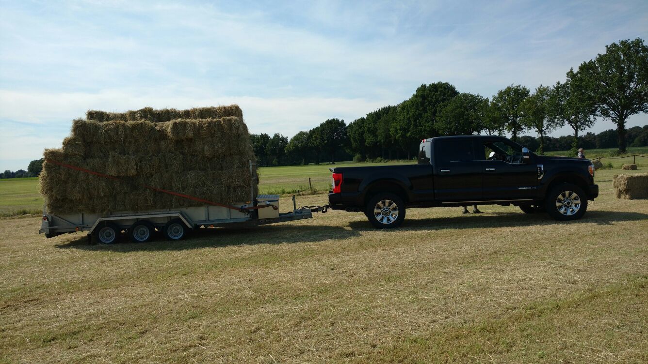 Customer photo review of 2007-2025 Cummins/Duramax/Powerstroke/Ecodiesel PedalMonster (64310)