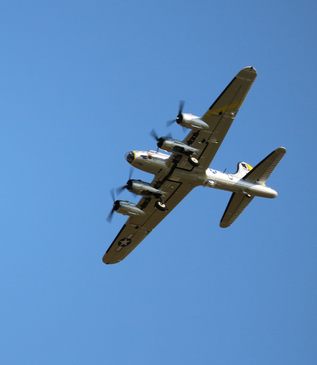 Customer photo review of 3-Blade - 10x7 Propeller Rev./Pusher