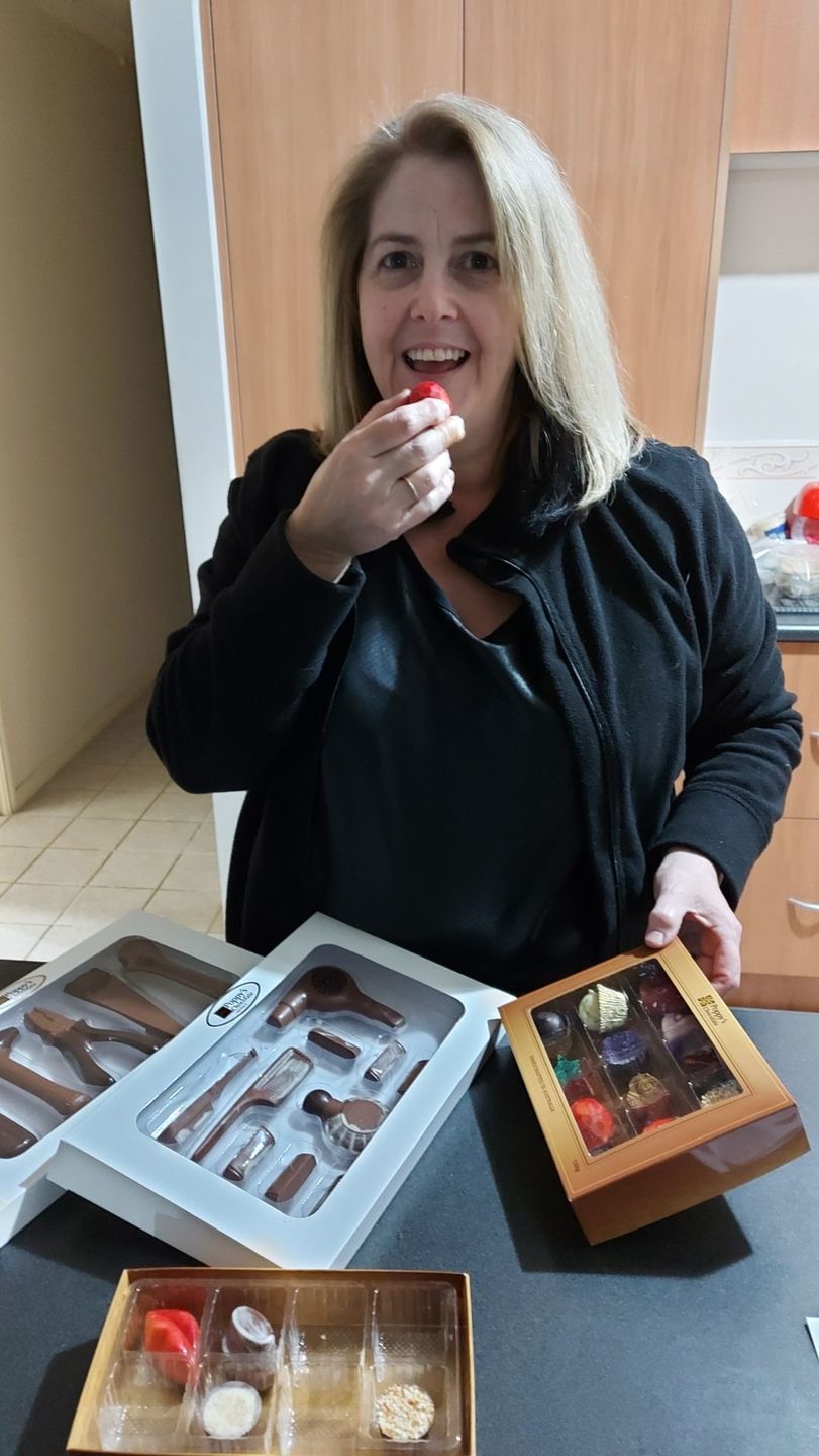 Customer photo review of Gift Box 12 gourmet chocolates