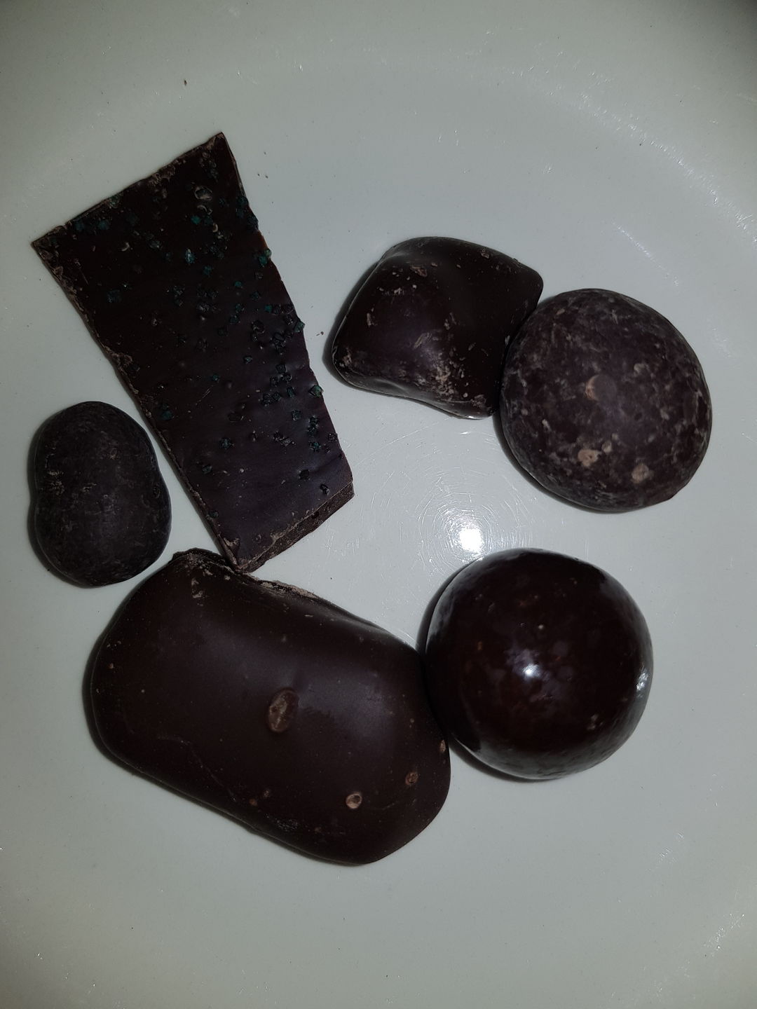 Customer photo review of Chocolate Coated Turkish Delight Bulk Dark Chocolate 30 pieces (500g+)