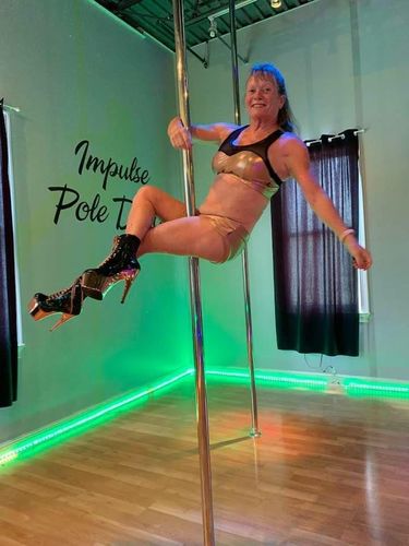 Customer photo review of Rose Gold Heart Breaker Sports Bra