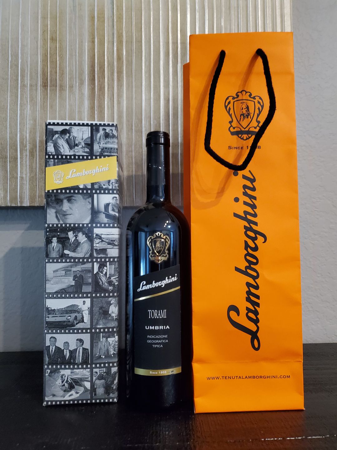 Customer photo review of Lamborghini: Torami Umbria Red with Gift Set
