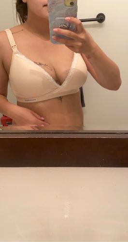 Customer photo review of Momma's Comfy Maternity Bra