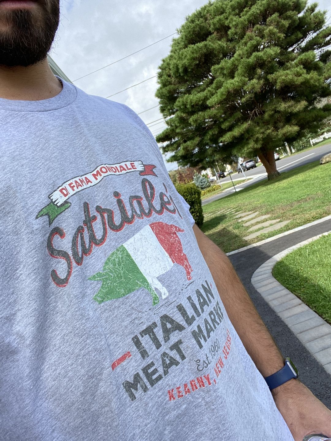 Customer photo review of Di Fama Mondiale Satriale's Men's/Unisex Super Soft Tee