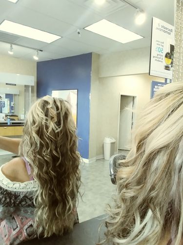 Customer photo review of Tape in Hair Extensions 100% Remy Human Hair 10 Pieces 25 Grams (#4/18/18)