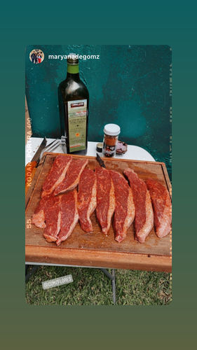 Reseña con foto de un cliente sobre Rib Eye Steak