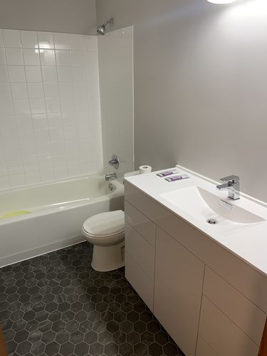 Customer photo review of Milano 48" High Gloss White Modern Bathroom Vanity