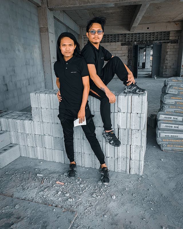 Customer photo review of Men's Thomas Laureti Black Polo Shirt