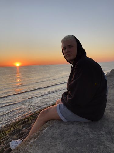 Customer photo review of Mens Pullover Premium Hoodie - Black