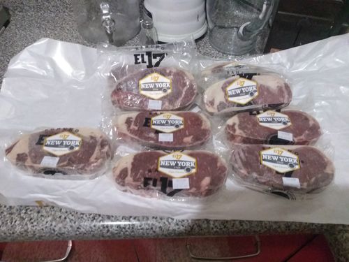 Reseña con foto de un cliente sobre New York Steak