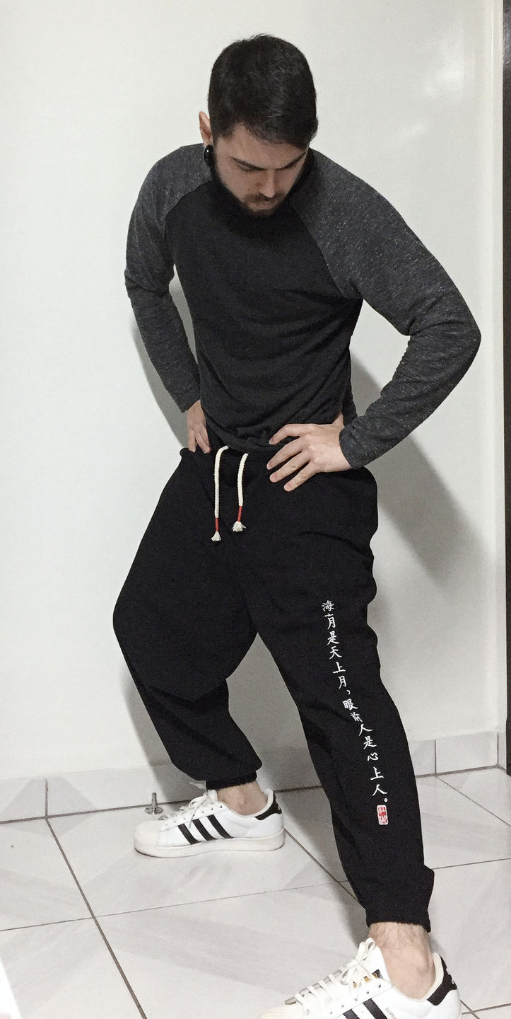 Customer photo review of Kurahan Pants