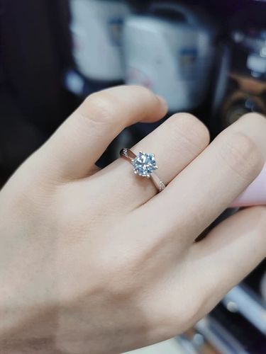 Customer photo review of Moissanite Series Fashion Six Prong Sterling Silver Ring