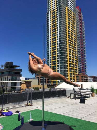 Curlygurlgal review of Rose Gold 'Fawnia' Twist Sports Bra image 1 out of 1