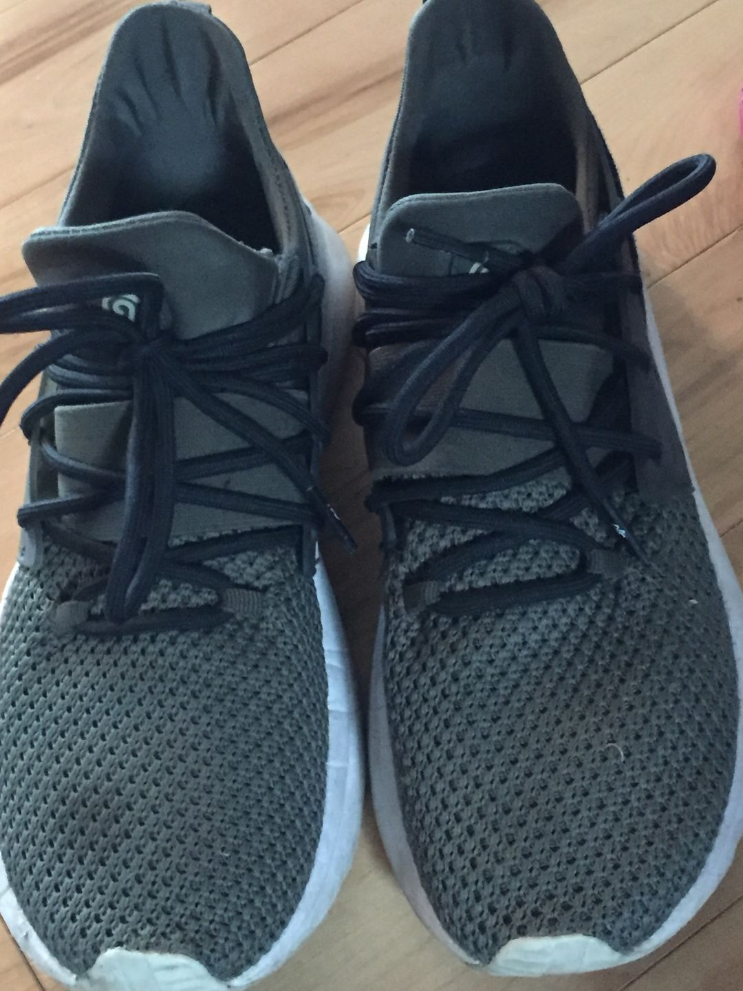 Customer photo review of Round Standard Shoe Laces - Solids