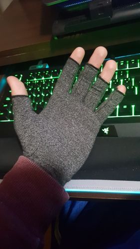 Customer photo review of NovaGlove™ - Arthritis Therapy Gloves (1 pair)