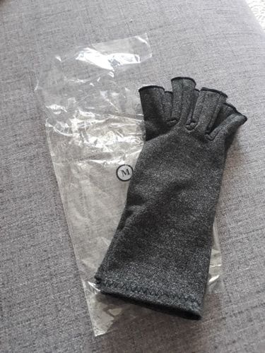 Customer photo review of NovaGlove™ - Arthritis Therapy Gloves (1 pair)