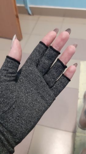 Customer photo review of NovaGlove™ - Arthritis Therapy Gloves (1 pair)