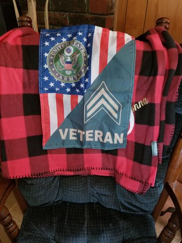 Customer photo review of US Army Rank Army Veteran Garden Flag Double-sided Print